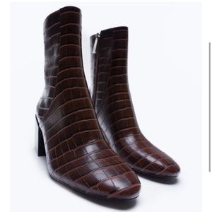 ✨SALE✨Zara animal embossed wide heeled ankle boots   ✨SALE✨